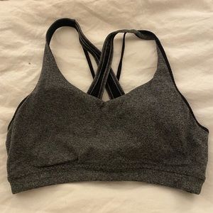 Medium coverage sports bra